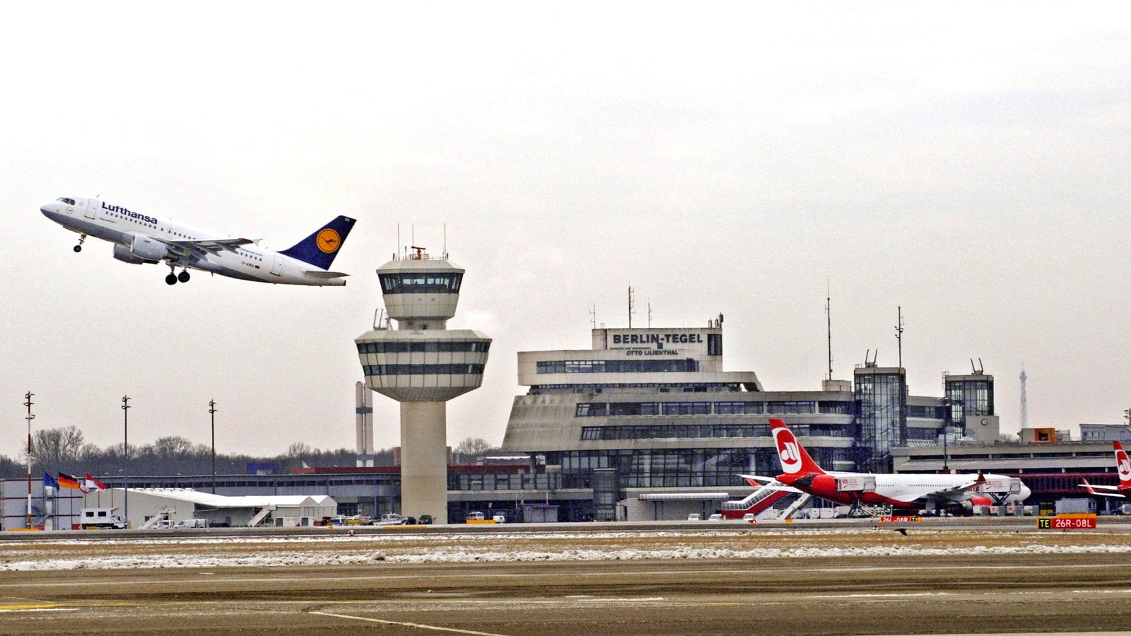 Berlin Tegel Airport to lose its airport status - Travel Turtle